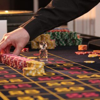 Croupier Was ist ein Croupier? Glossar